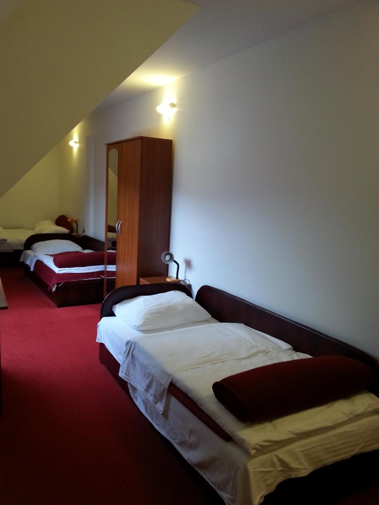 Hotel Mirni Kutak Оточац Номер фото